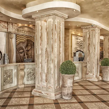 فندق Royal Bay 4*