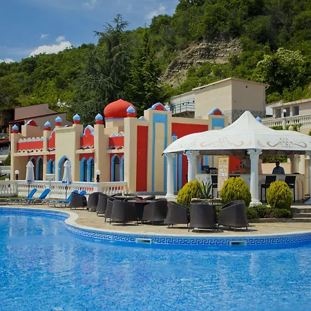 Royal Bay Hotell 4*