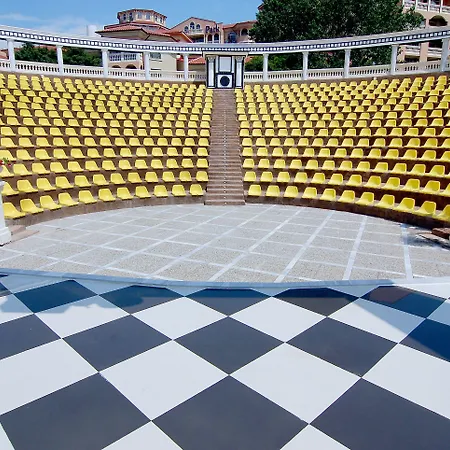 Royal Bay Szálloda 4*