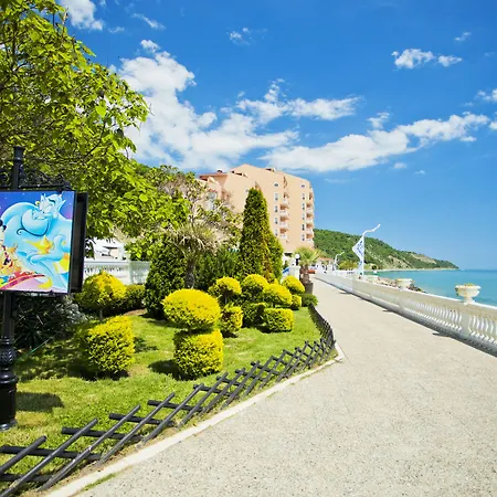 Royal Bay Szálloda Elenite