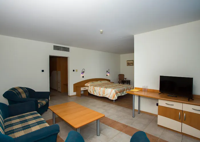 Отель Royal Bay