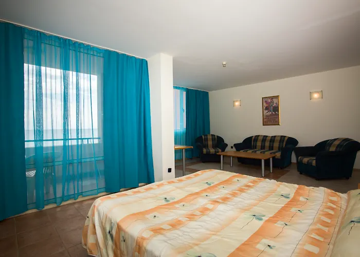 Royal Bay Отель Елените