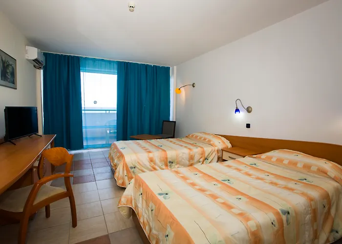 Отель Royal Bay Елените