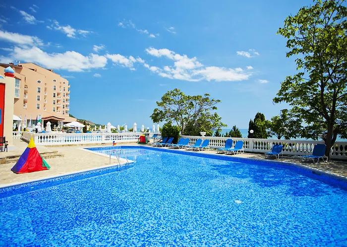 Royal Bay Отель Елените