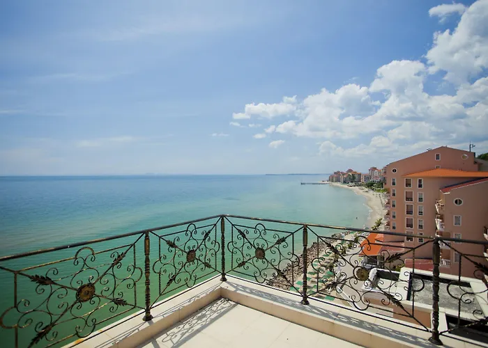 Royal Bay Отель Елените