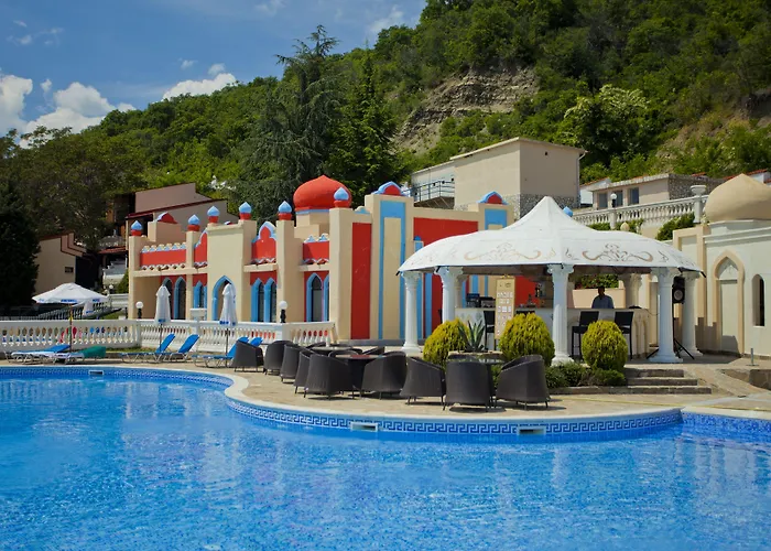 Royal Bay Отель 4*