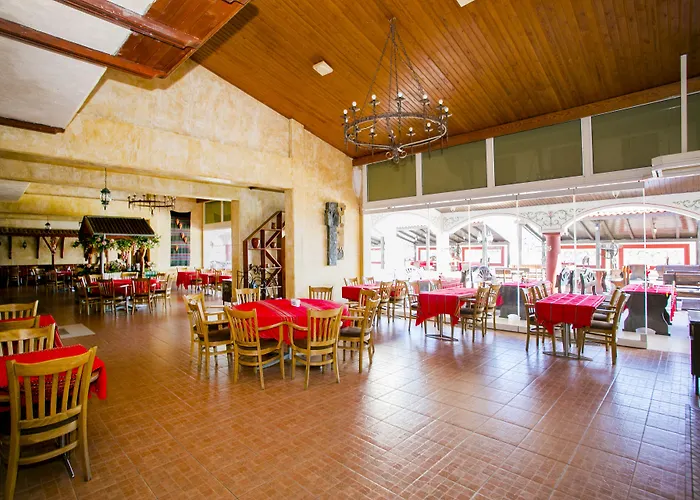 Royal Bay Елените