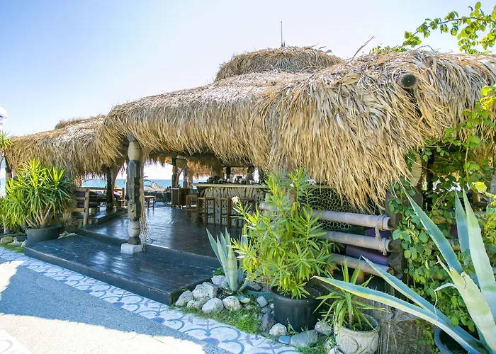 Отель Royal Bay Елените