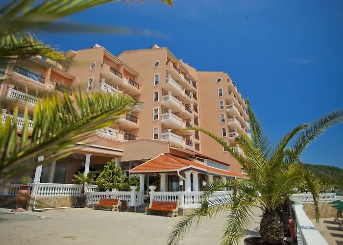 Royal Bay Отель